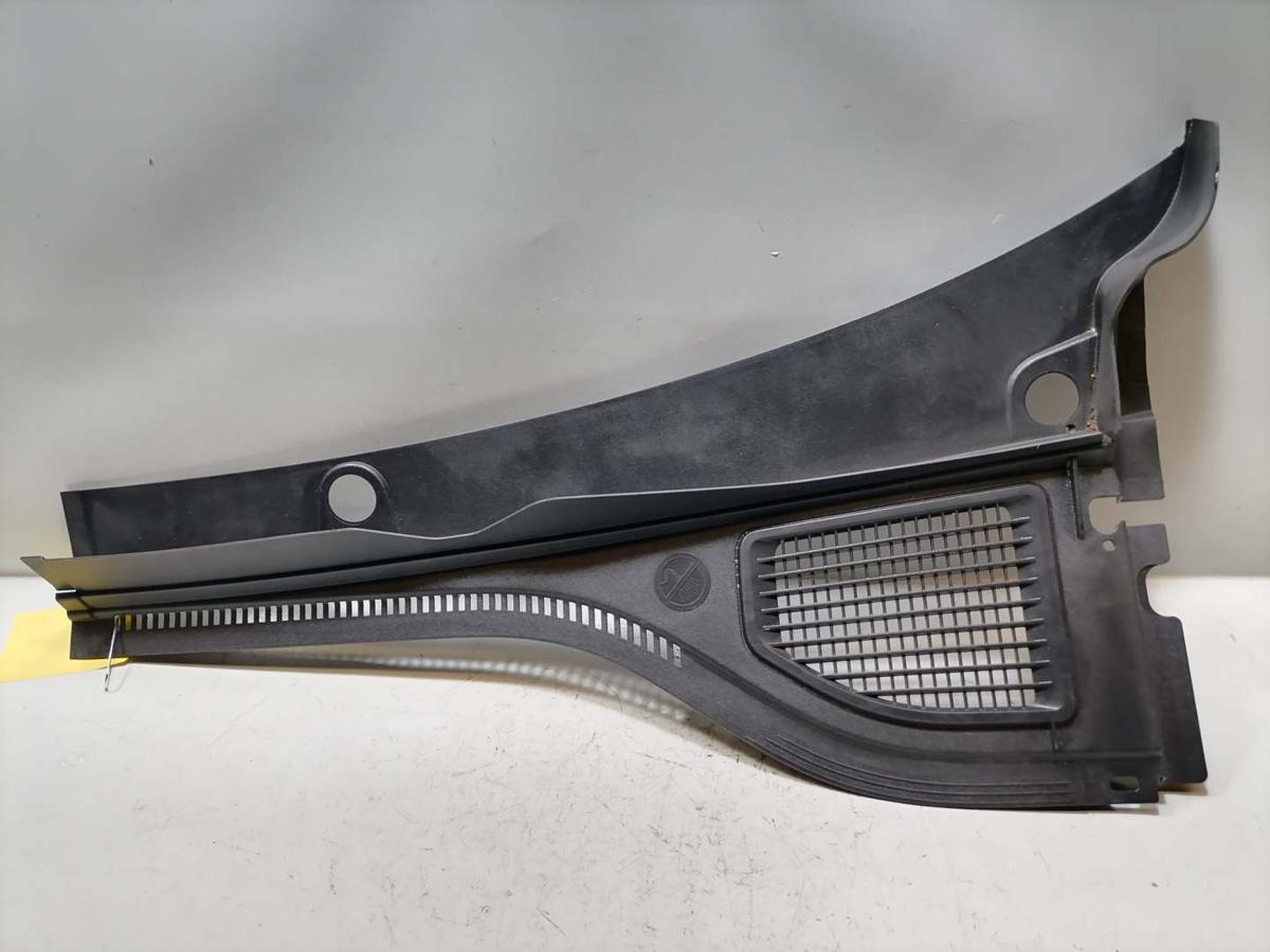 VW Golf 8 original Windlauf Abdeckung Wasserkasten vorn links Bj.2024